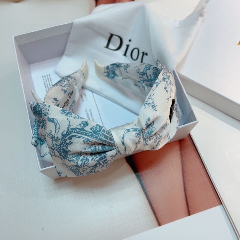 CHRISTIAN DIOR